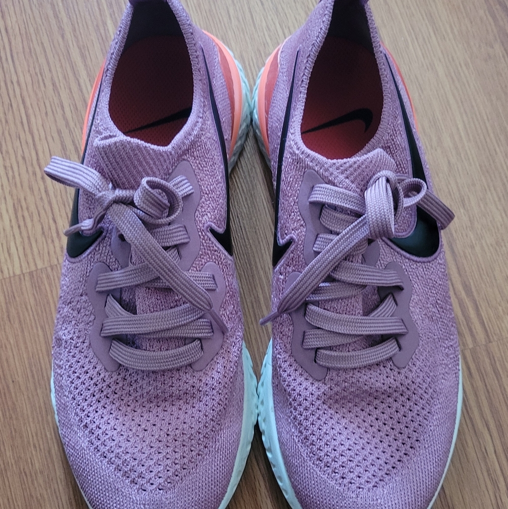 Nike Women's Epic React Flyknit 2 Running Shoes